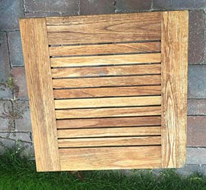 applying teak oil